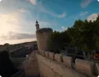Vieille tour en pierre au coucher du soleil, Boutique Hôtels en Occitanie Charme & Design